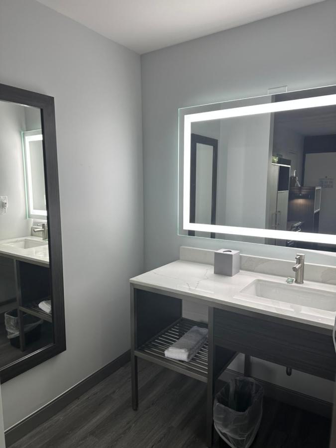 Super 8 By Wyndham Baltimore Northwest Ngoại thất bức ảnh