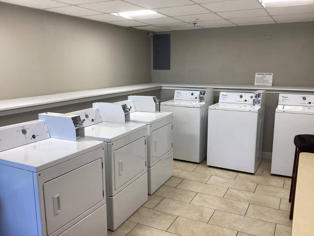 Super 8 By Wyndham Baltimore Northwest Ngoại thất bức ảnh